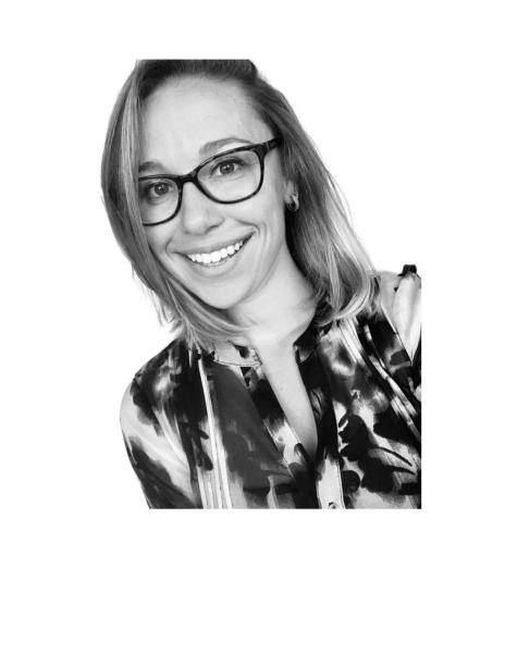 Headshot of Gina Kneble